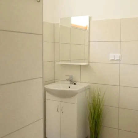Neuhercz Apartment Halaszi