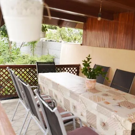Apartment Neuhercz *