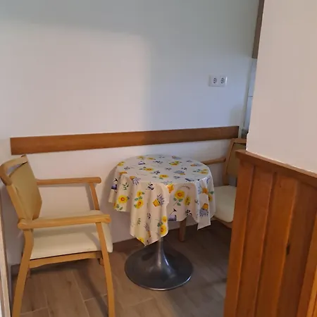 Neuhercz Apartment Halaszi